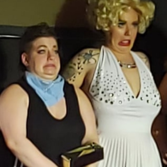 Kate E. Gaga ; pole, burlesque, queerness. - Picture 7 of 8